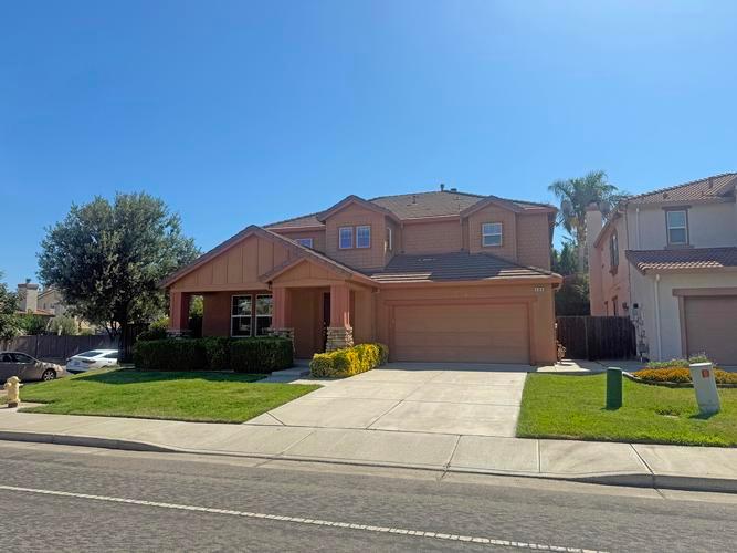 484 PRESIDIO PLACE, TRACY, CA - photo 1
