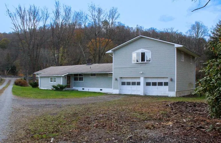 107 REDBUD LANE, LATROBE, PA