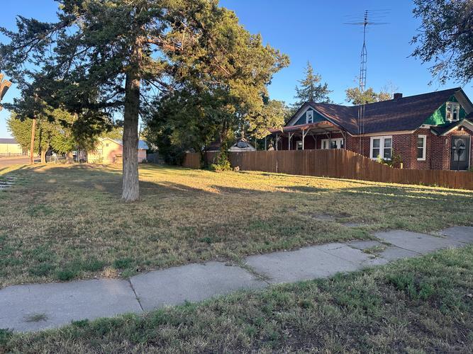 901 OAK AVE, DALHART, TX - photo 1