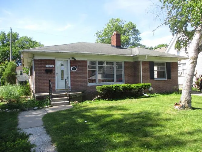 22434 MADISON ST., SAINT CLAIR SHORES, MI