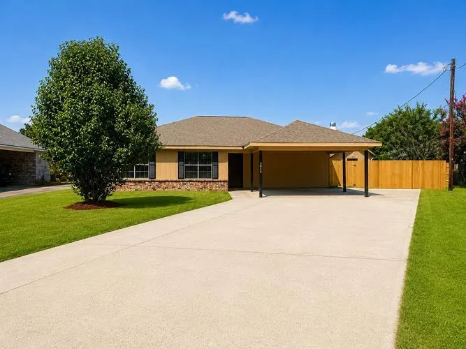 3055 Paddlewheel Rd, Maurice, LA