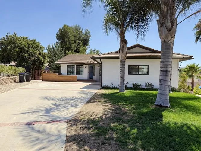 23617 Big Butte Dr, Canyon Lake, CA