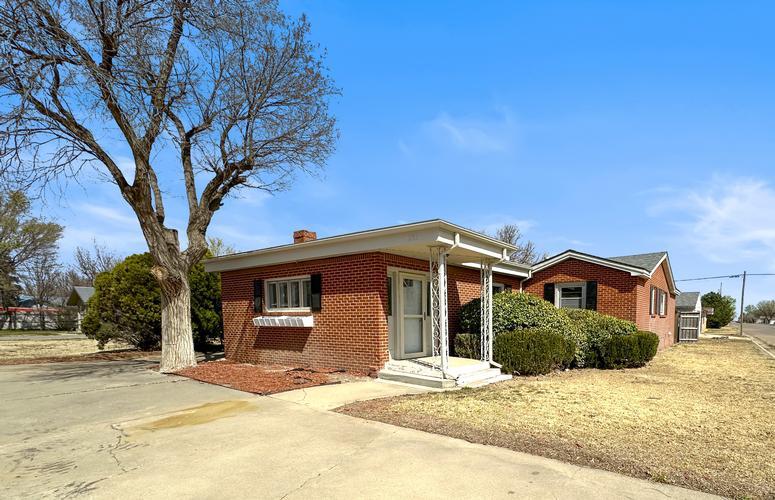 321 Barkley St, Spearman, TX - photo 1