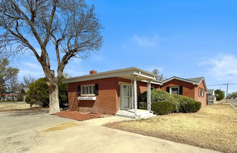 321 Barkley St, Spearman, TX