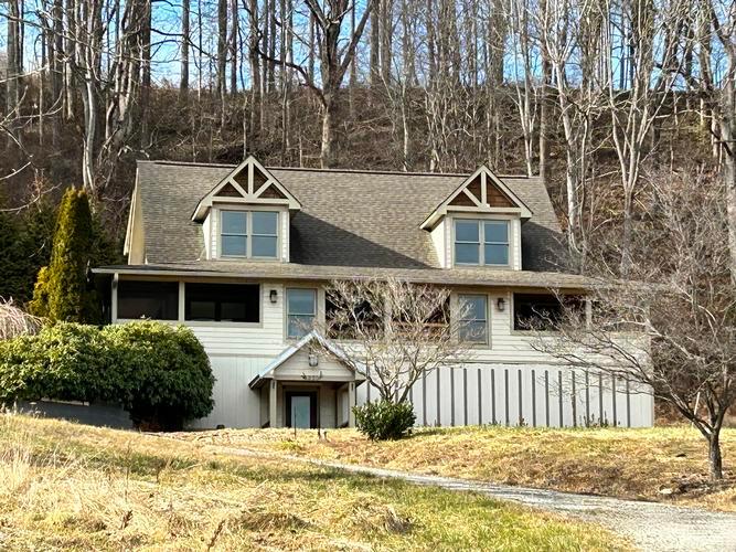 330 POTTS DRIVE, WAYNESVILLE, NC - photo 1