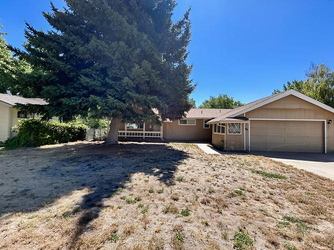 265 Parkdale Avenue, Susanville, CA - photo 1