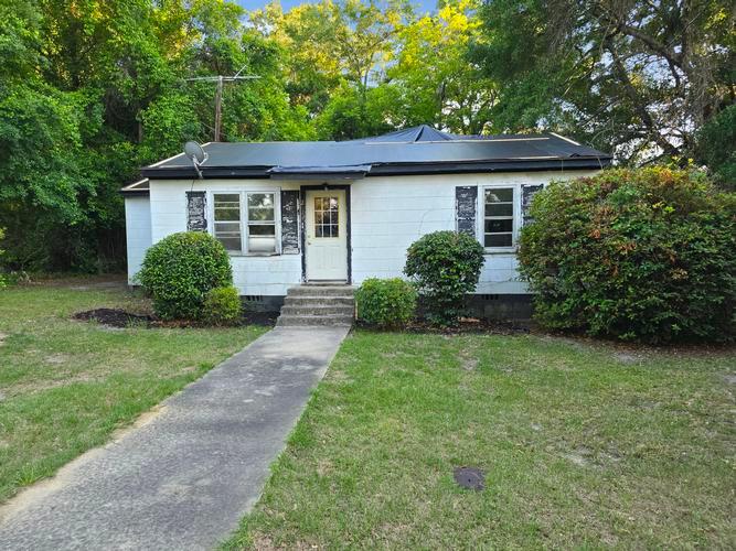 212 BRADHAM AVE, MANNING, SC - photo 1
