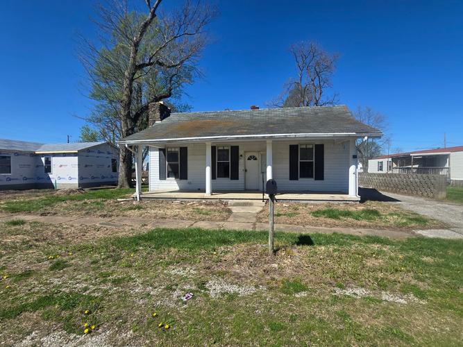 210 N Lessie St, Worthington, IN - photo 1