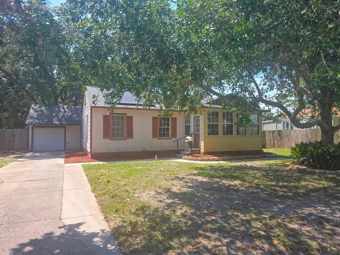 209 Nw Gilliland Rd, Pensacola, FL - photo 1