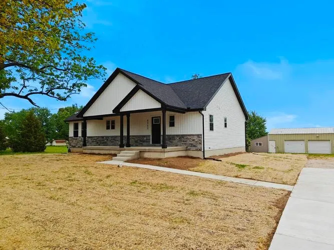 2717 KERLIKOWSKE RD, BENTON HARBOR, MI