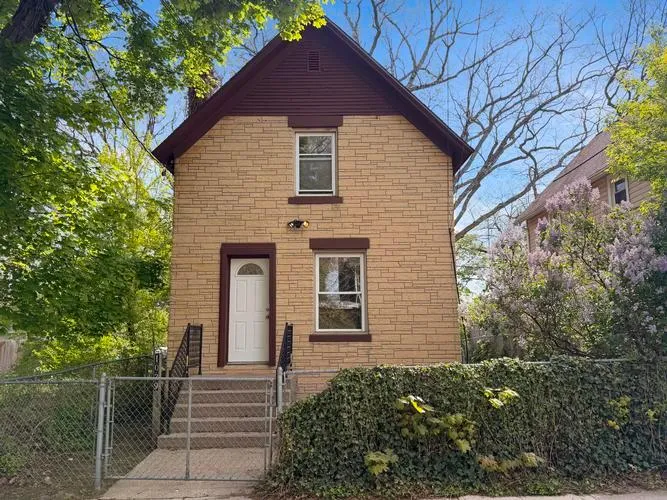 1029 Clear Street, Lansing, MI