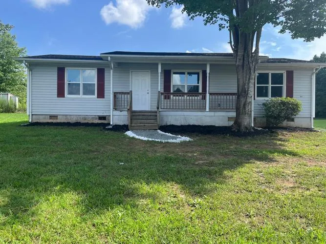 1011 Rising Sun Dr, Yadkinville, NC