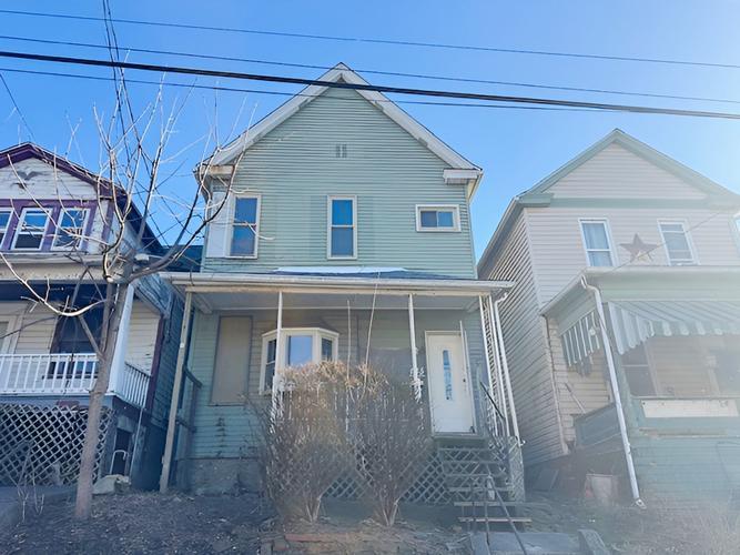 135 CHURCH ST, WASHINGTON, PA - photo 1