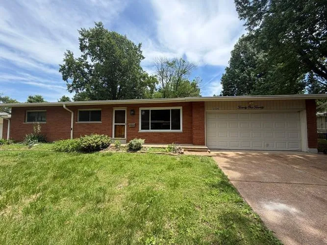 2120 ARGO DRIVE, FLORISSANT, MO