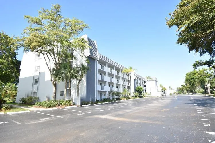 6080 NW 44 STREET #201, LAUDERHILL, FL