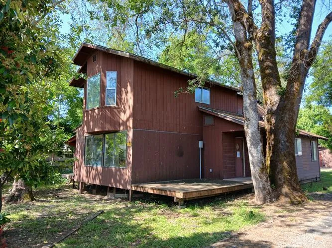 1340 DOWELL RD, GRANTS PASS, OR