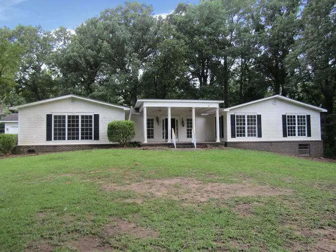 1352 GOLDEN FOREST DRIVE, BESSEMER, AL