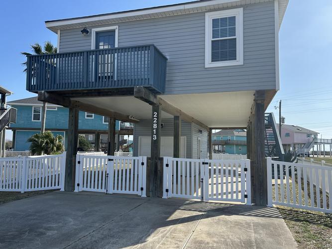 22813 BUENA ST, GALVESTON, TX - photo 1