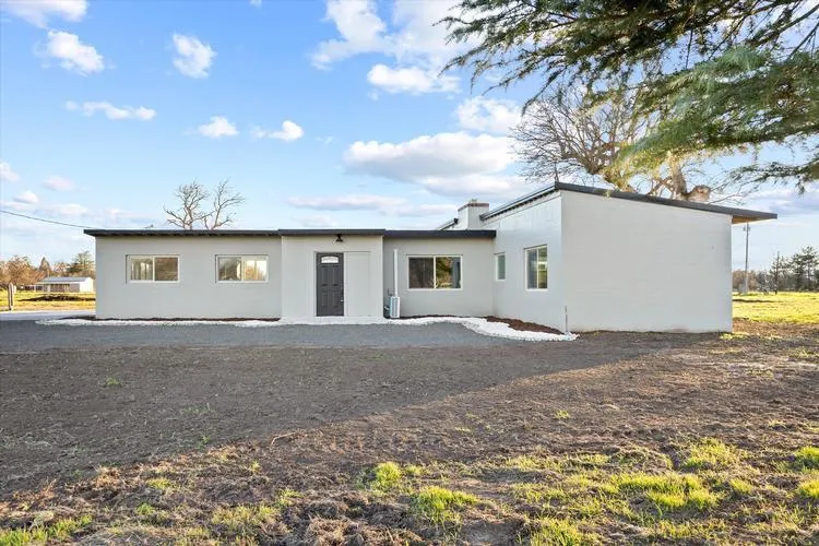 25245 2nd Ave, Los Molinos, CA