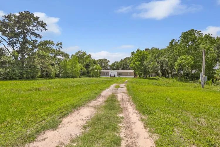 1387 Fm 1406, Winnie, TX