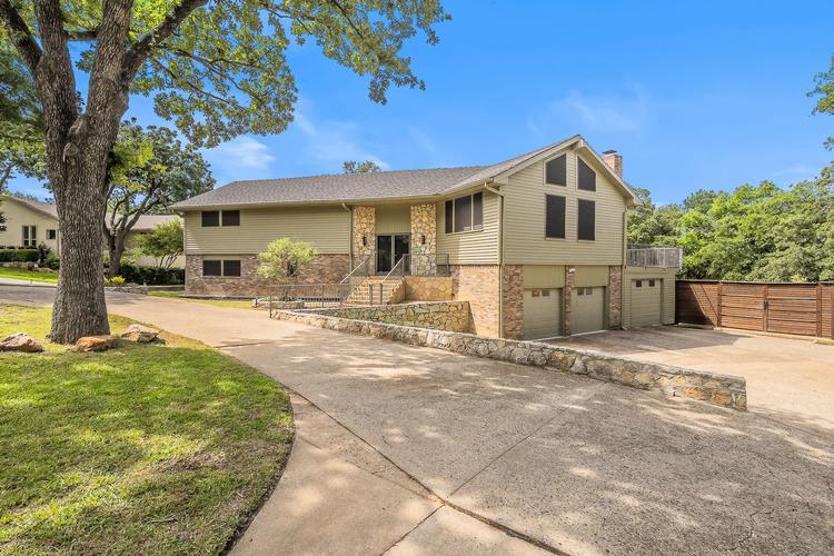 1724 Prestonwood Drive, Arlington, TX - photo 1
