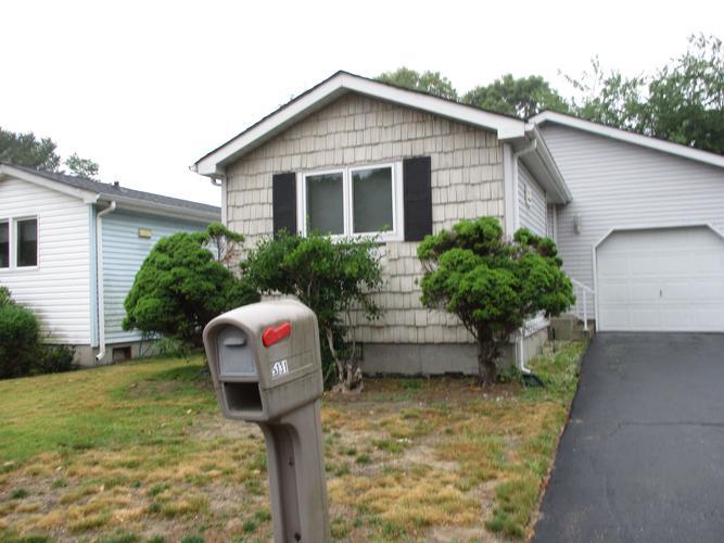 5131 VILLAGE CIRCLE E, MANORVILLE, NY