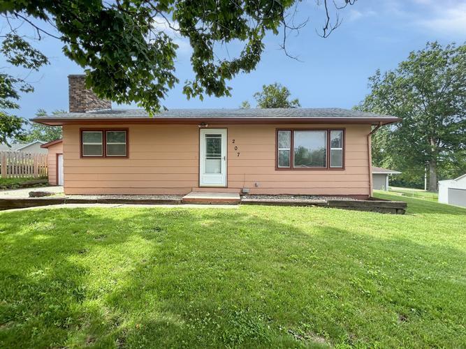 207 W 4th Ave, Indianola, IA - photo 1