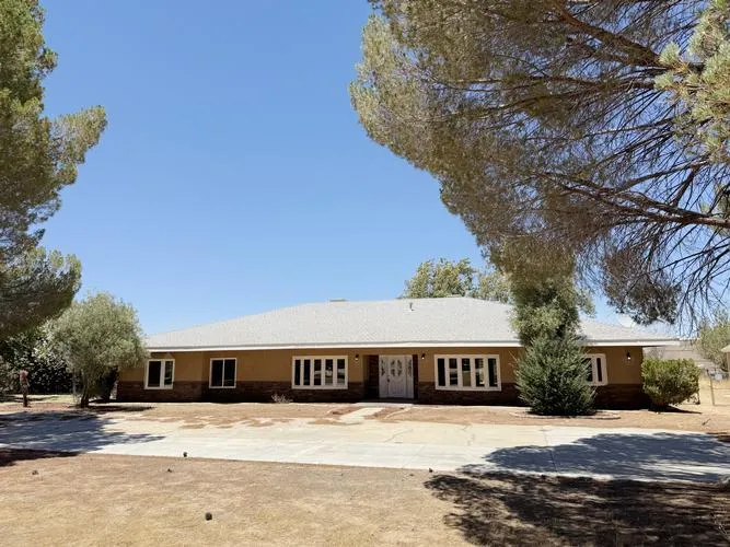 2017 W Avenue O4, Palmdale, CA