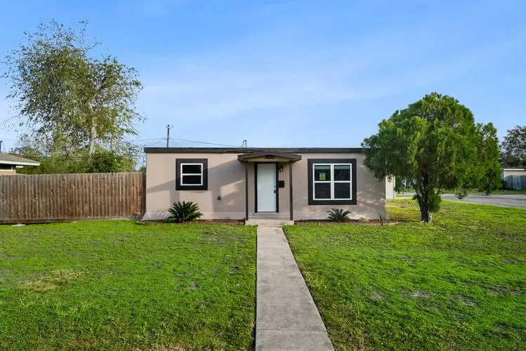 3826 Willow St, Corpus Christi, TX