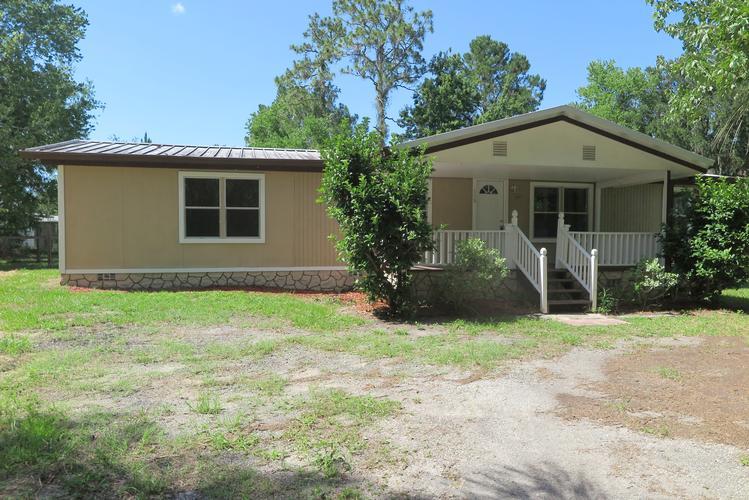 108 Pineshore Drive, Satsuma, FL