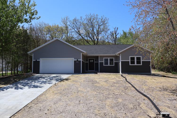 11893 PINE STREET, TREMPEALEAU, WI - photo 1