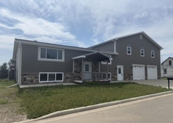 121 W Southern Ave, Plentywood, MT - photo 1