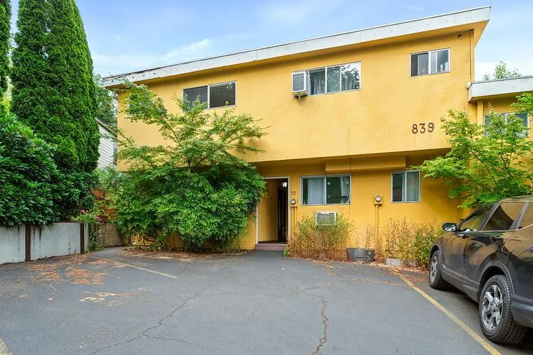 839 SW Broadway Dr #71, Portland, OR