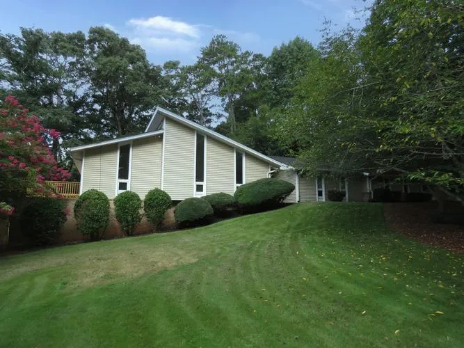 2079 Silversmith Lane, STONE MOUNTAIN, GA