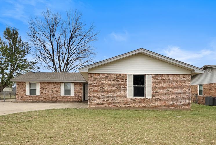 1404 Amherst St, Burkburnett, TX - photo 1