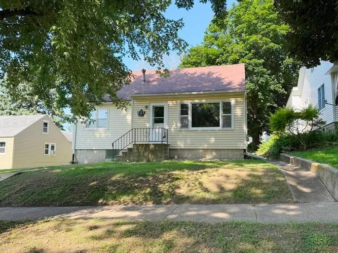 333 S 9th St, Cherokee, IA