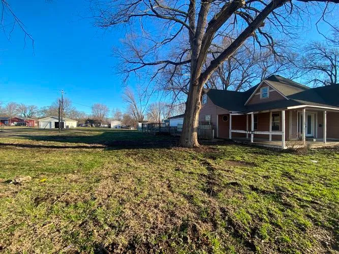 110 W Riley St, Easton, KS