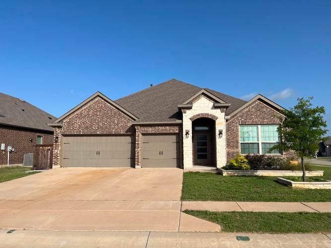 3217 Shady Brook Lane, Aubrey, TX