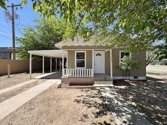 1109 North Spring Street, Carlsbad, NM - photo 1