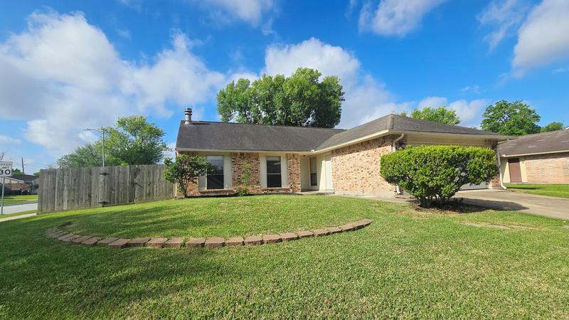 6934 TARA DR, Richmond, TX - photo 1