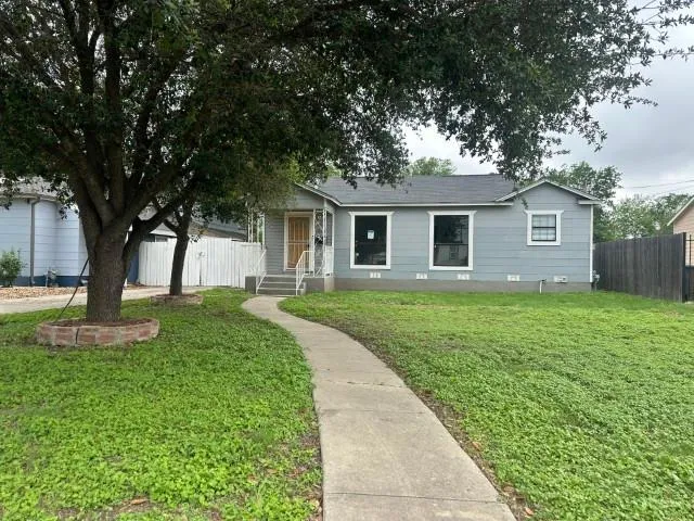 2930 W Ashby Pl, San Antonio, TX