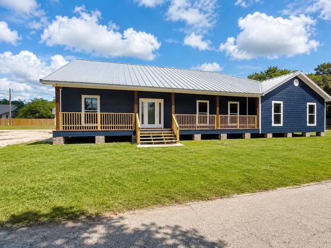 11111 CHAUVIN AVENUE, KAPLAN, LA