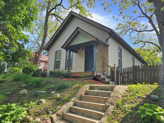 906 RUSSELL STREET, SAINT PAUL, MN - photo 1