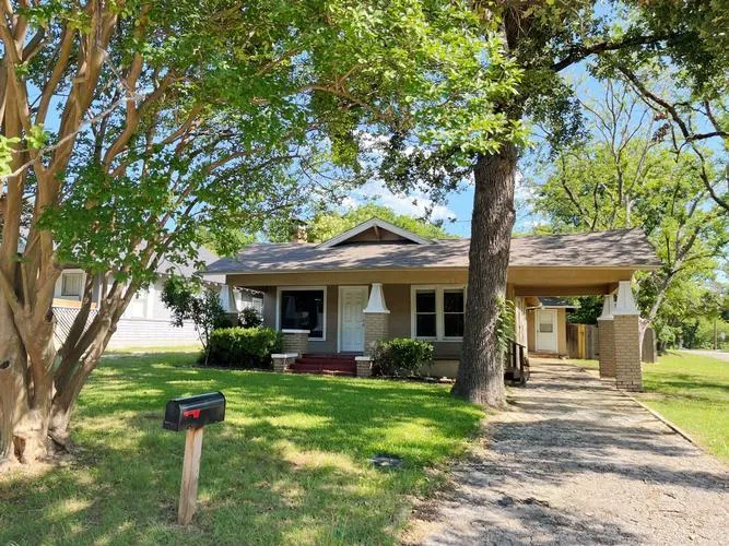 1601 W Bond St, Denison, TX