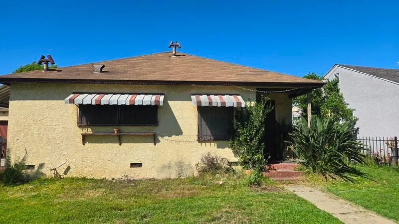1605 E ORCHARD STREET, COMPTON, CA