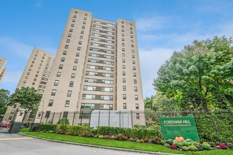 9 FORDHAM HILL OVAL APT 4, BRONX, NY