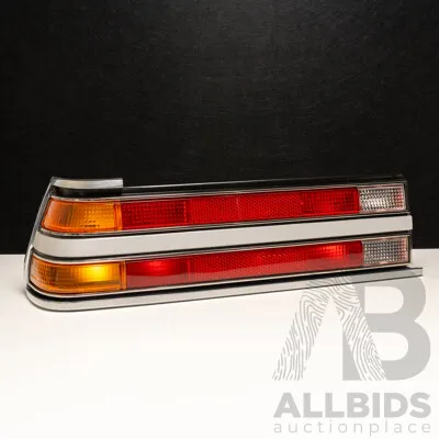 NOS Genuine Holden WB Statesman Left Hand Rear Tail Light in Housing