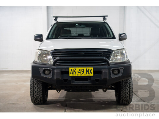 1/2006 Toyota Hilux Workmate TGN16R Dual Cab P/Up White 2.7L - photo 1