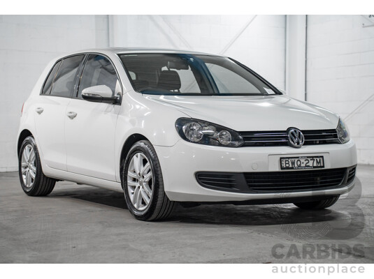 06/2011 Volkswagen Golf 103 TDI Comfortline (FWD) 1K MY11 5D Hatchback White Turbo Diesel 2.0L - photo 1