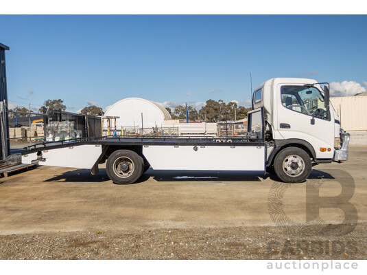 08/2007 Hino 300 XZU417R Beavertail Tow Truck 2d Cab Chassis White Turbo Diesel 4.0L - photo 1